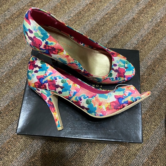 Christian Siriano Floral Heels - Picture 3 of 5